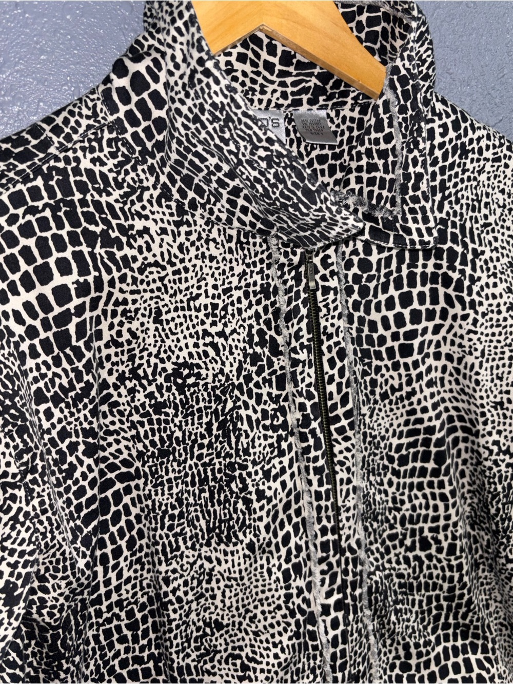 CHICO’S Black & White Reptile Print Zip-Front Jacket